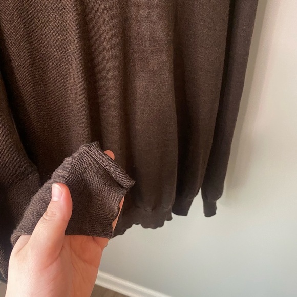 Joseph Abboud 100% extra fine merino wool brown v-neck sweater - Picture 5 of 9